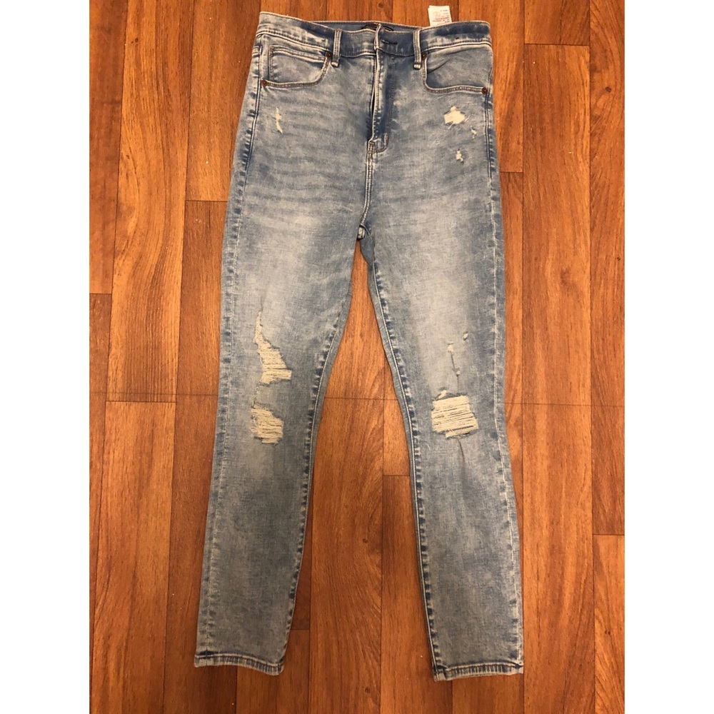 NWOT ULTRA HIGH RISE SUPER SKINNY ANKLE